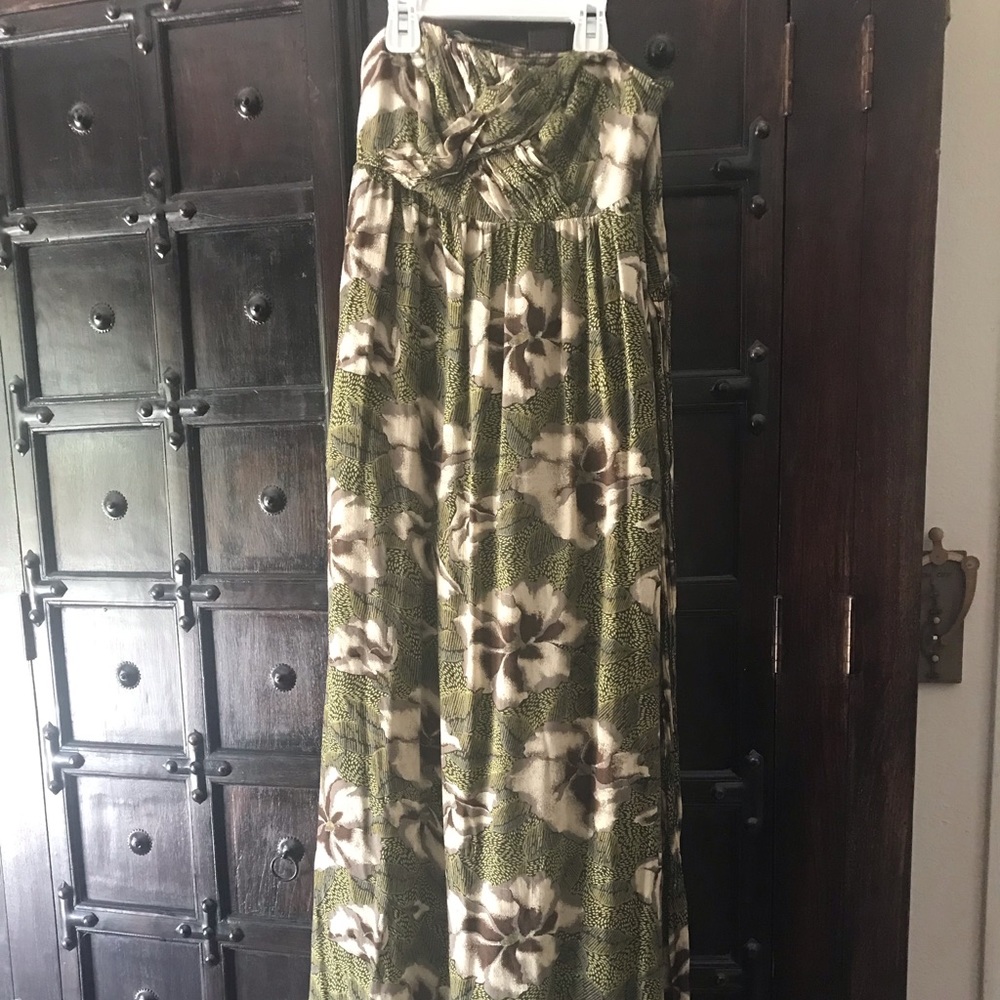 Green strapless maxi dress Fully lined. size 0.